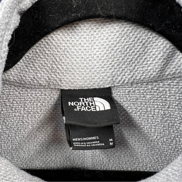 The North Face Men's Textured Cap Rock Quarter Zip Fleece Pullover in Light Grey - Picture 4 of 5